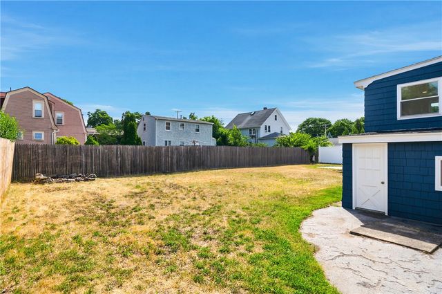 25 Stoneham Street, Cranston, RI 02920
