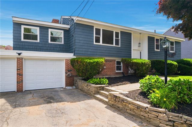 25 Stoneham Street, Cranston, RI 02920
