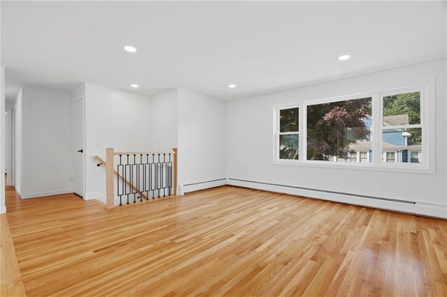 25 Stoneham Street, Cranston, RI 02920