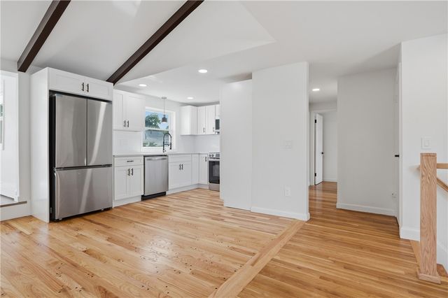 25 Stoneham Street, Cranston, RI 02920