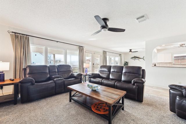 223 Easterly Drive, Tiki Island, TX 77554