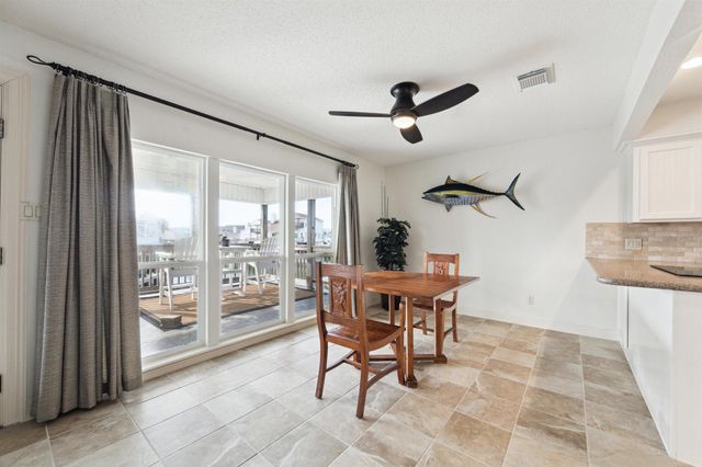 223 Easterly Drive, Tiki Island, TX 77554