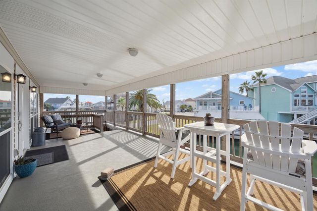 223 Easterly Drive, Tiki Island, TX 77554