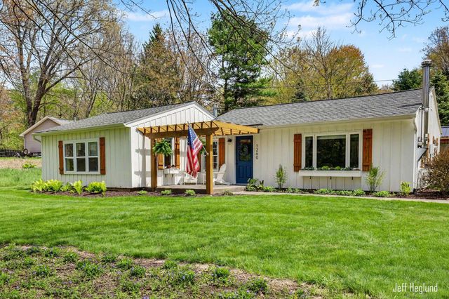 1260 Cramton Avenue NE, Ada, MI 49301