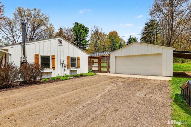 1260 Cramton Avenue NE, Ada, MI 49301