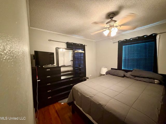 2006 11th Street, Pascagoula, MS 39567