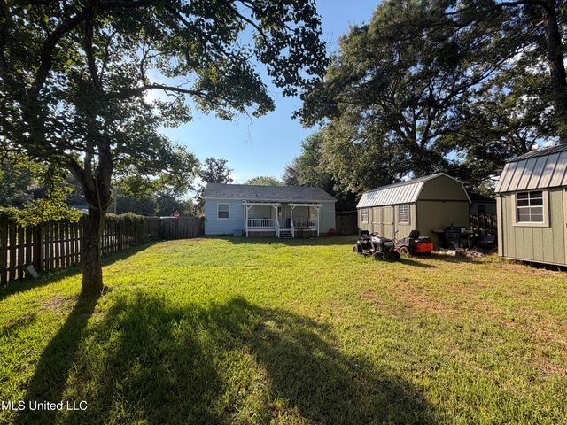 2006 11th Street, Pascagoula, MS 39567