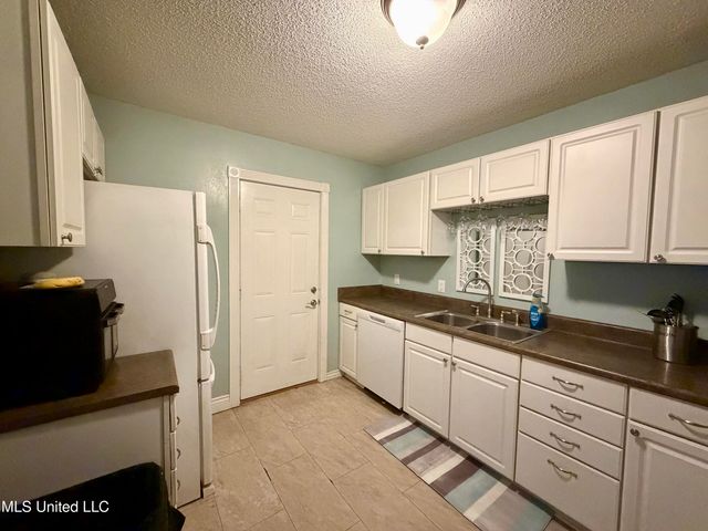 2006 11th Street, Pascagoula, MS 39567