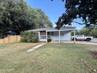 2006 11th Street, Pascagoula, MS 39567