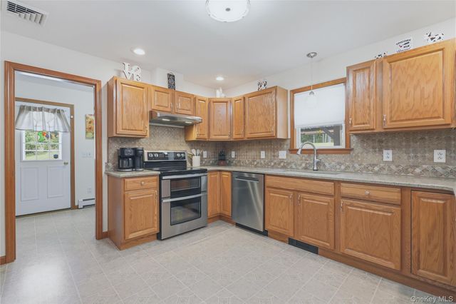 588 Linderman Avenue Extension, Kingston, NY 12401