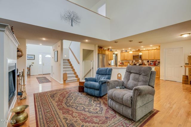 490 Cockatiel Road, Limestone, TN 37681