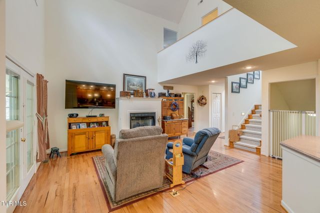490 Cockatiel Road, Limestone, TN 37681
