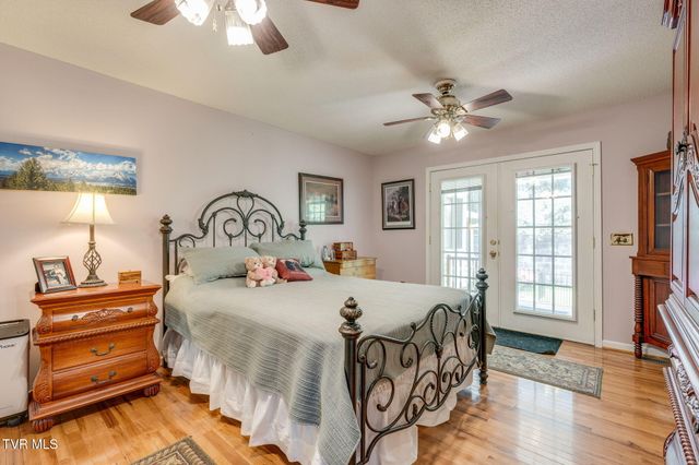 490 Cockatiel Road, Limestone, TN 37681