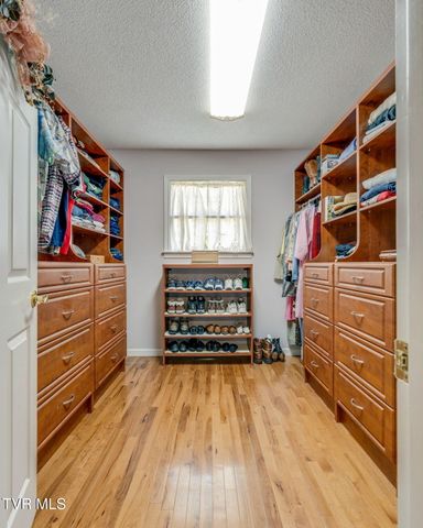 490 Cockatiel Road, Limestone, TN 37681