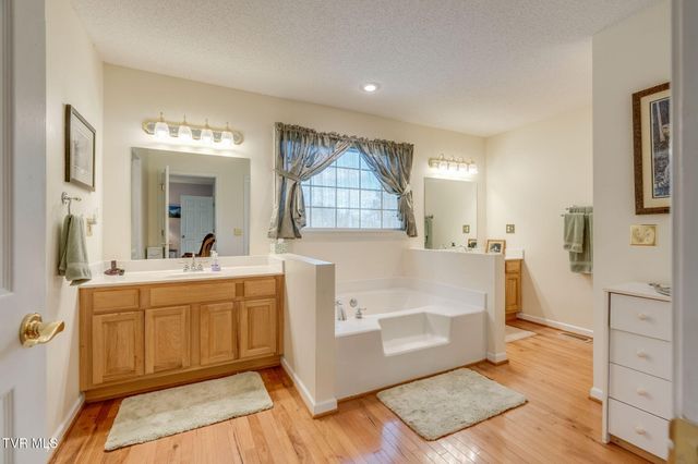490 Cockatiel Road, Limestone, TN 37681