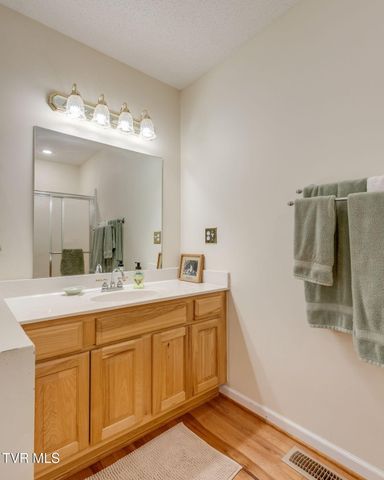 490 Cockatiel Road, Limestone, TN 37681