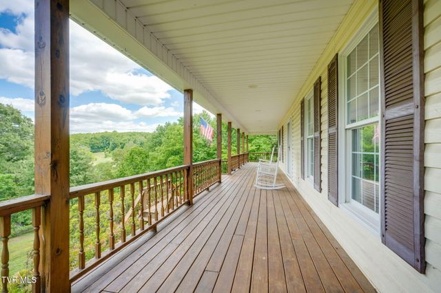 490 Cockatiel Road, Limestone, TN 37681