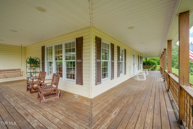 490 Cockatiel Road, Limestone, TN 37681