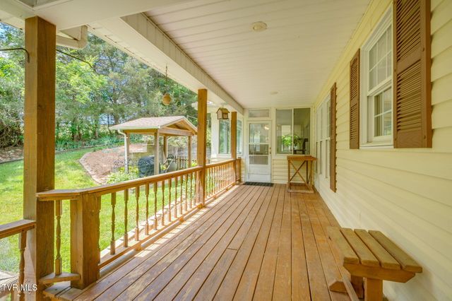 490 Cockatiel Road, Limestone, TN 37681
