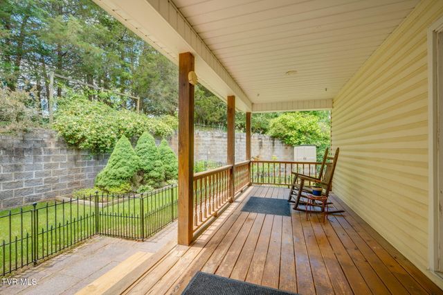 490 Cockatiel Road, Limestone, TN 37681