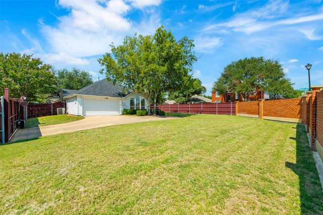 1253 Hershey Lane, Lewisville, TX 75077