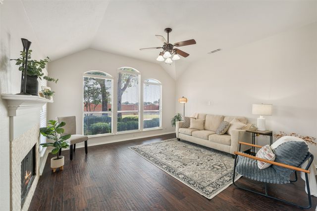 1253 Hershey Lane, Lewisville, TX 75077