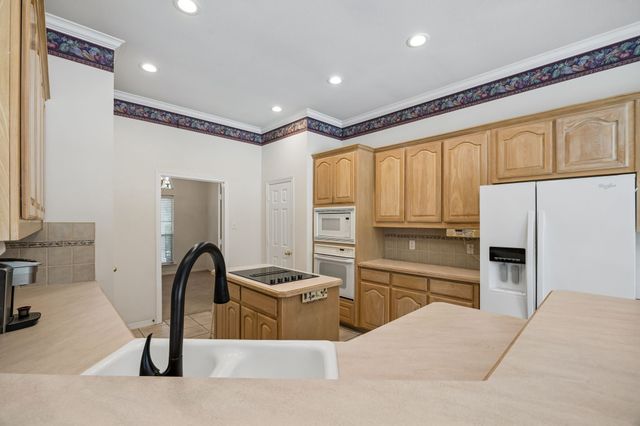 619 Oak Tree Cove, Cedar Hill, TX 75104