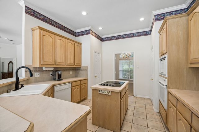 619 Oak Tree Cove, Cedar Hill, TX 75104
