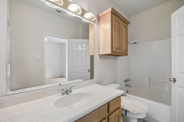 619 Oak Tree Cove, Cedar Hill, TX 75104