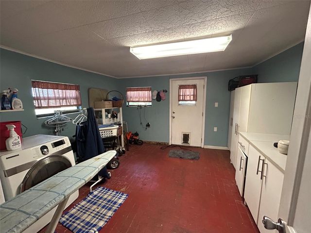 6005 DOC THOMPSON ROAD, Plant City, FL 33565