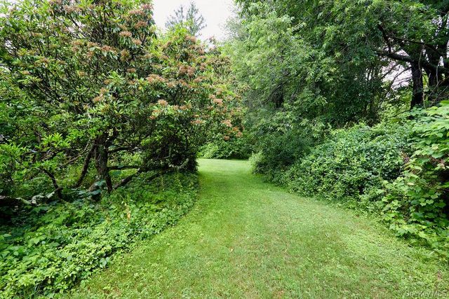 21 Elmwood Road, South Salem, NY 10590