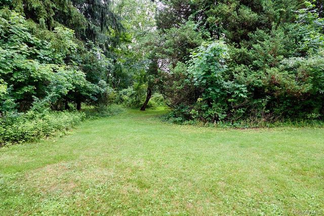 21 Elmwood Road, South Salem, NY 10590