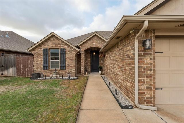 10917 SW 30th Terrace, Yukon, OK 73099