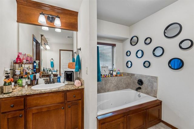 10917 SW 30th Terrace, Yukon, OK 73099