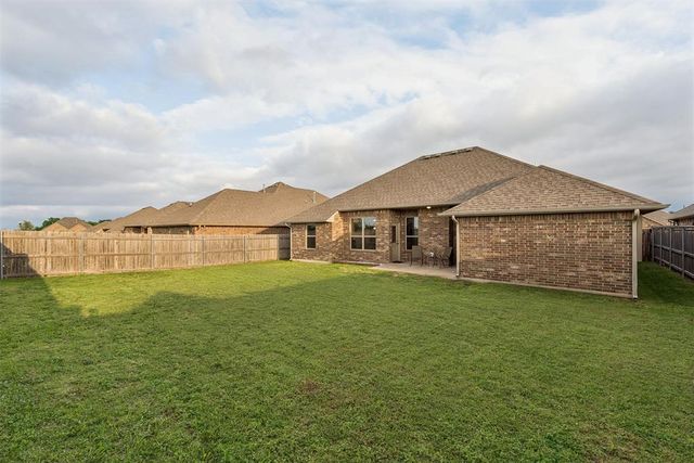 10917 SW 30th Terrace, Yukon, OK 73099