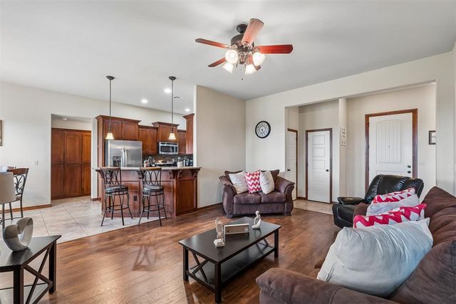 10917 SW 30th Terrace, Yukon, OK 73099