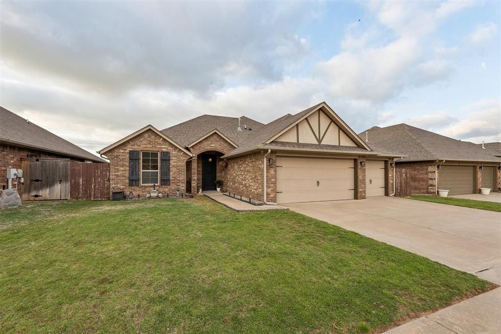 10917 SW 30th Terrace, Yukon, OK 73099