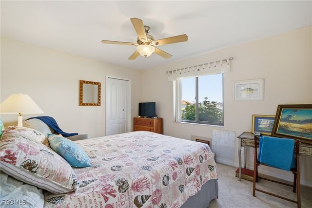 502 SW 7th TER, Cape Coral, FL 33991