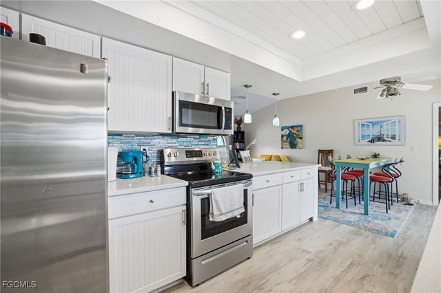 502 SW 7th TER, Cape Coral, FL 33991