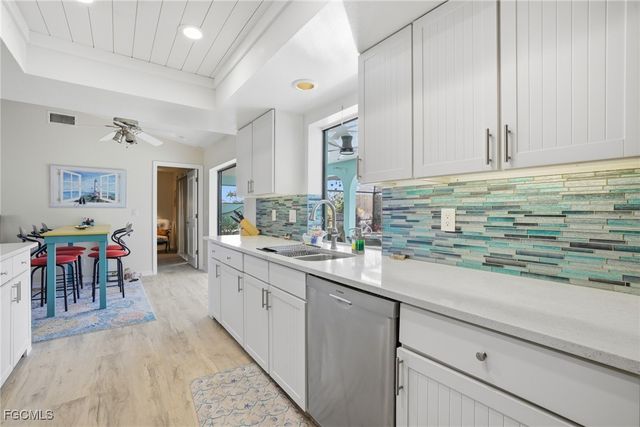 502 SW 7th TER, Cape Coral, FL 33991