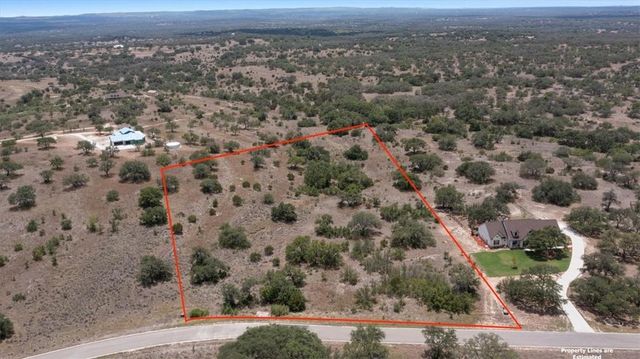 16 Summit Spring LN, Johnson City, TX 78636