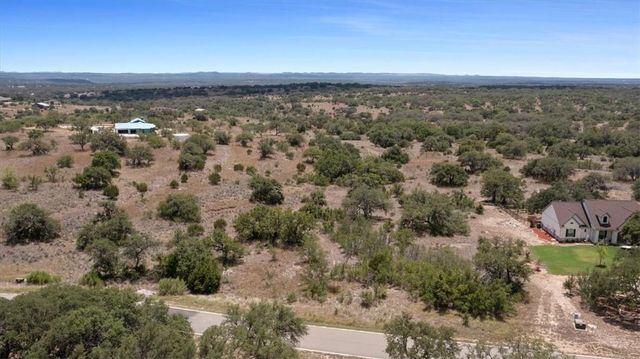 16 Summit Spring LN, Johnson City, TX 78636