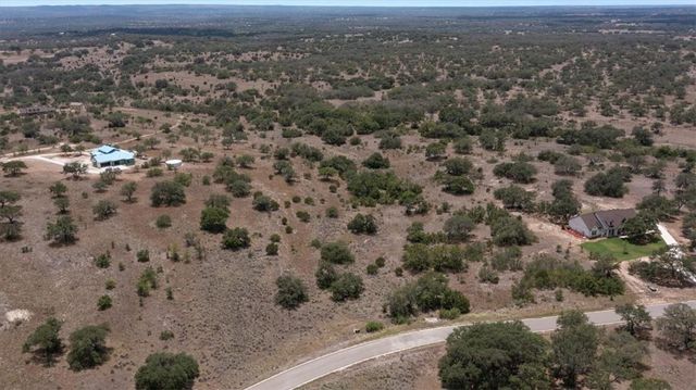 16 Summit Spring LN, Johnson City, TX 78636