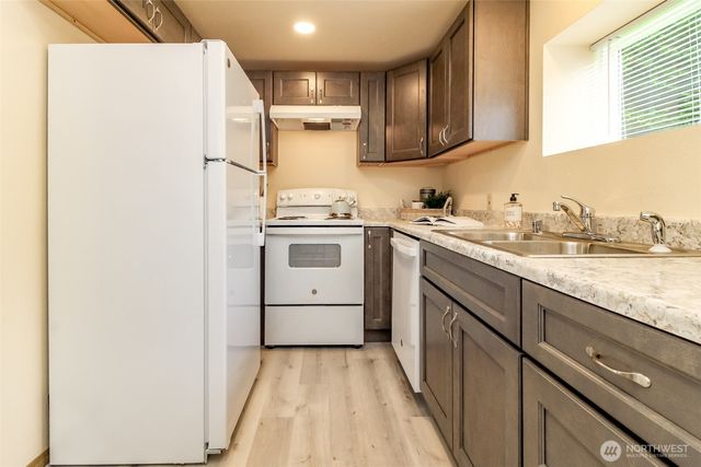 105 S 70th Street, Tacoma, WA 98408