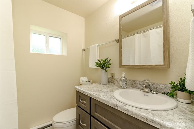 105 S 70th Street, Tacoma, WA 98408