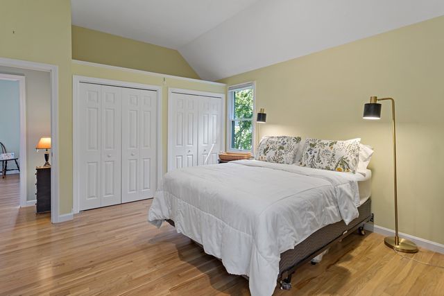 393 North Falmouth Hwy 9, Falmouth, MA 02556