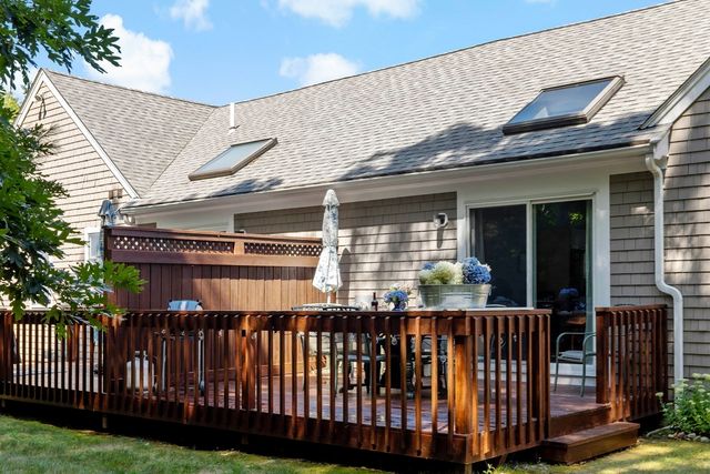 393 North Falmouth Hwy 9, Falmouth, MA 02556