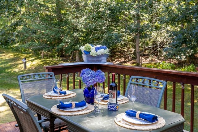 393 North Falmouth Hwy 9, Falmouth, MA 02556