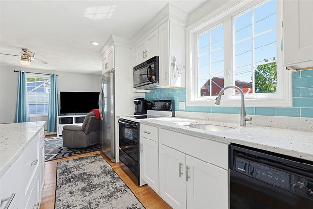 9 Doran Avenue, Bristol, RI 02809