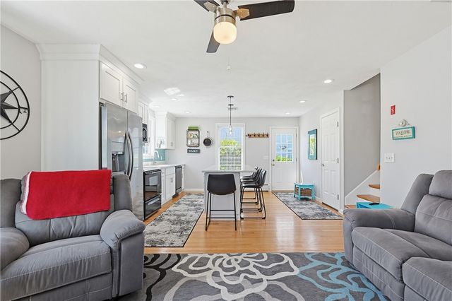 9 Doran Avenue, Bristol, RI 02809